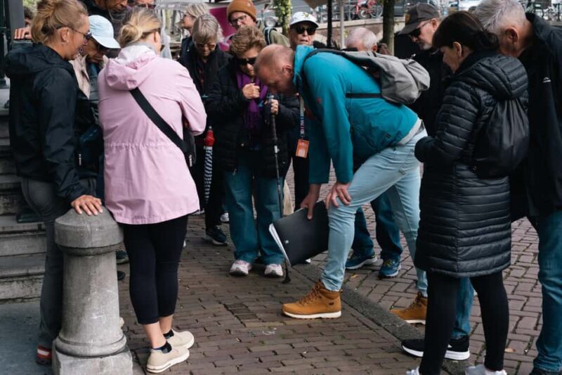 Amsterdam: Anne Frank Walking Tour - The Guides: Why Their Knowledge Matters