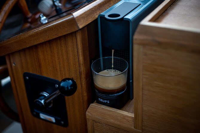 Amsterdam Breakfast Cruise on Private Luxury boat - 2hrs - FAQs
