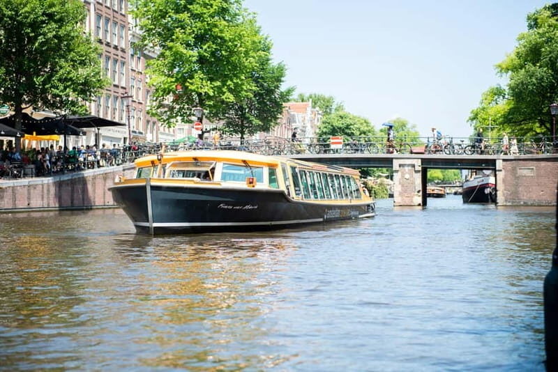 Amsterdam: Burger Dinner Canal Cruise - The Experience in Detail: What You Can Expect