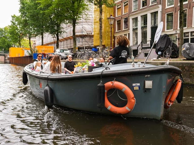 Amsterdam: Canal Cruise with Dutch Pancakes and Drinks - Final Thoughts: Who Should Think About This Tour?