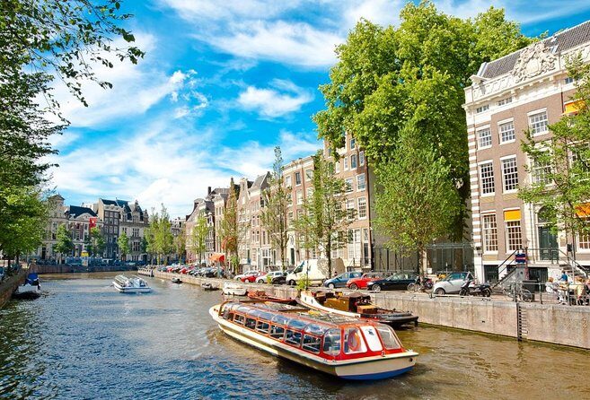 Amsterdam Canal Cruise With Live Guide and Unlimited Drinks - Discover the Beauty of Amsterdam from Its Canals