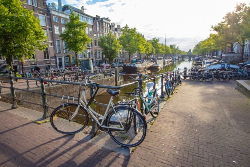 Amsterdam: Capture the most Photogenic Spots with a Local - Exploring Amsterdam with a Local: What to Expect