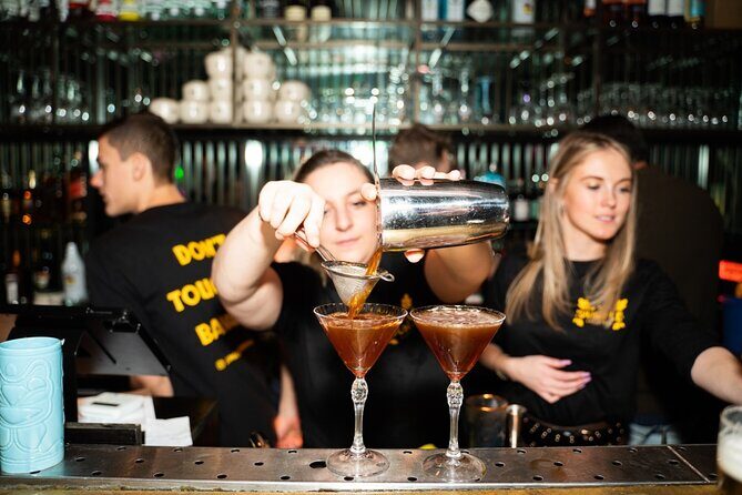 Amsterdam: City Centre Bar Crawl and Nightlife Experience - Key Points