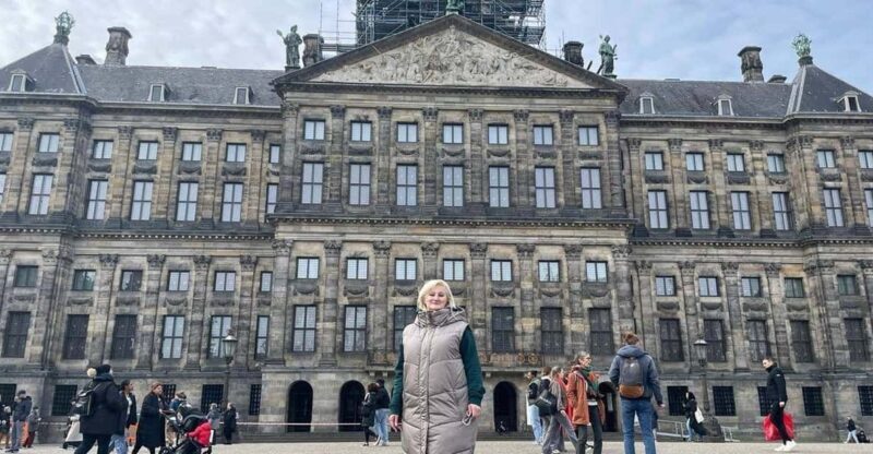 Amsterdam: City Highlights Walking Tour - Authentic Experiences and Authentic Guides