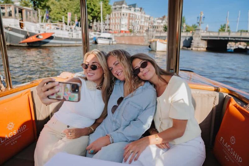 Amsterdam: Classic Boat Cruise with Optional Cheese & Wine - FAQ