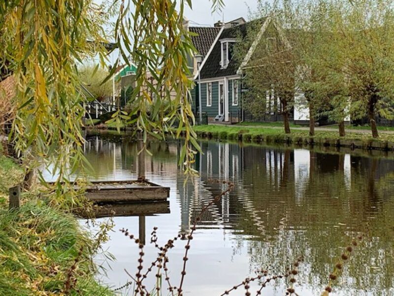 Amsterdam: Countryside Bike Tour and Zaanse Schans Windmills - Exploring the Zaanse Schans Countryside by Bike