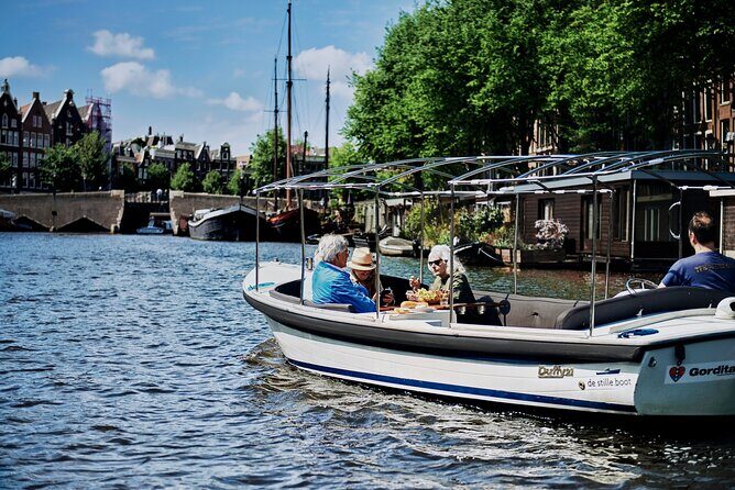 Amsterdam Essence in German: 90-minute waterway trip - Who Should Consider This Tour?