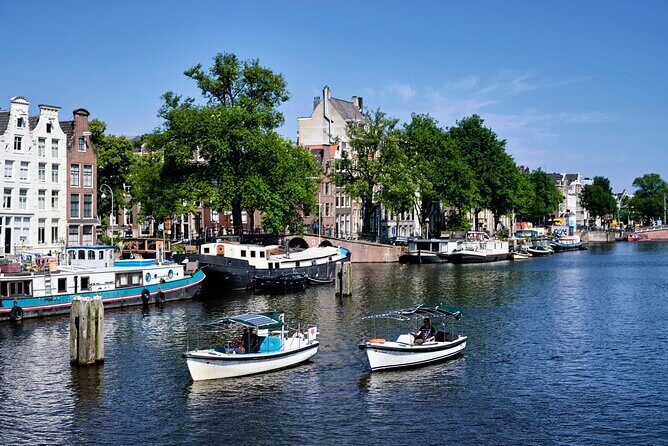 Amsterdam Essence in German: 90-minute waterway trip - FAQs
