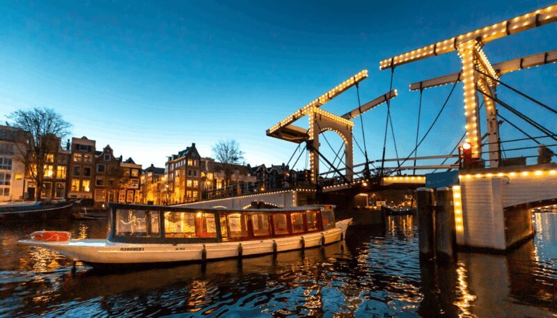 Amsterdam: Evening Canal Cruise with (Open) Bar on Board - A Detailed Look at the Amsterdam Evening Canal Cruise