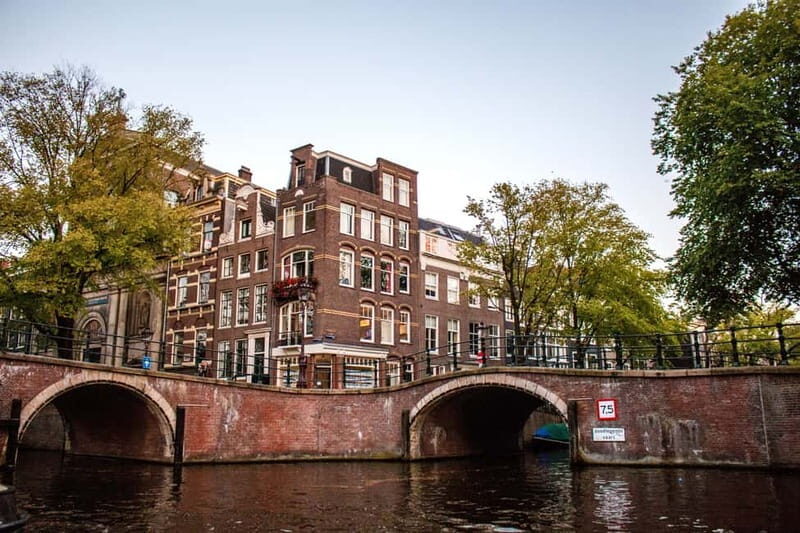 Amsterdam: Evening Pizza Cruise Along the Canals - Practical Tips for Future Travelers