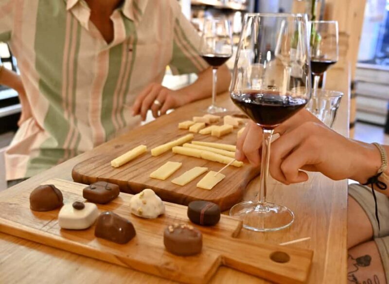 Amsterdam: Food Tour with Drinks by Spui, Canals and Jordaan - Discover the Flavors of Amsterdam: Food Tour with Drinks by Spui, Canals, and Jordaan