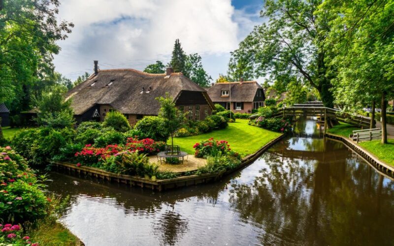 Amsterdam: Giethoorn Day Trip, Boat Tour, and Walking Tour - An Overview of the Giethoorn Tour