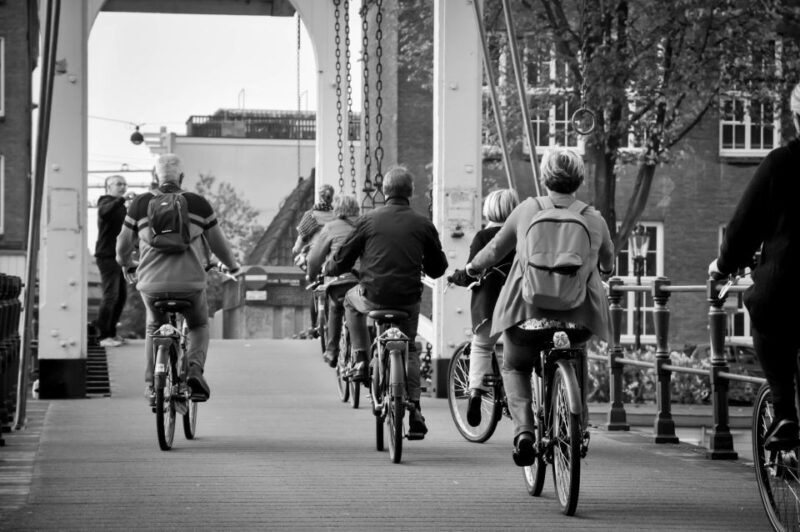 Amsterdam: Guided City Bike Tour in French - Exploring Amsterdam on Two Wheels: A Guided City Bike Tour in French