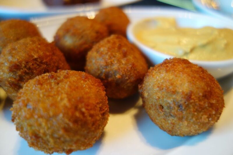 Amsterdam: Guided Cultural Food Tour in German or English - Who Should Consider This Tour?