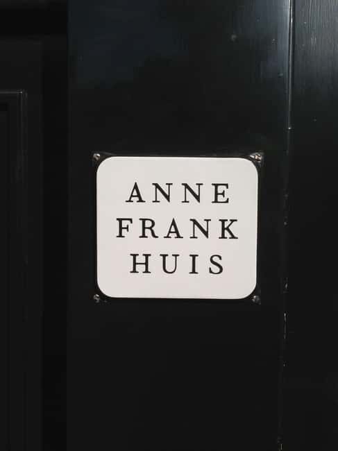Amsterdam: Hidden Gems and Highlights in DE/EN/IT - Who Should Consider This Tour?