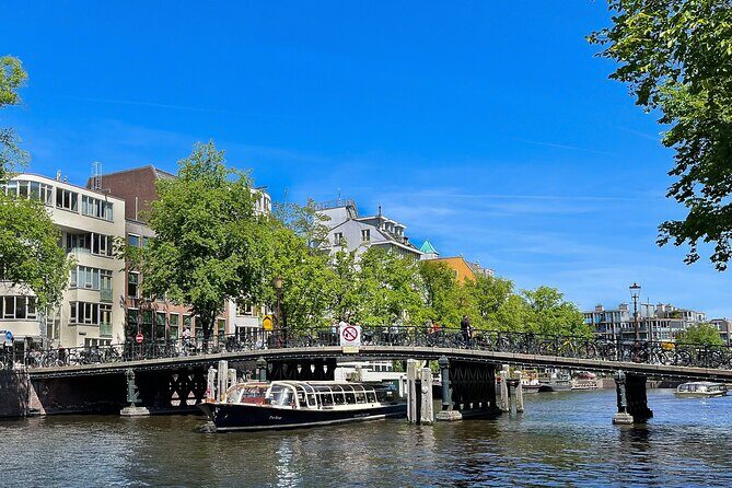 Amsterdam Highlights 75 Minutes Canal Cruise With Live Commentary - A Detailed Look at the Canal Cruise Experience
