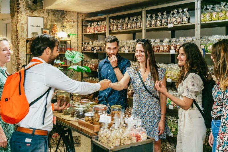 Amsterdam: Historical Highlights Walking Tour with Tasting - Authentic Experiences and Local Insights