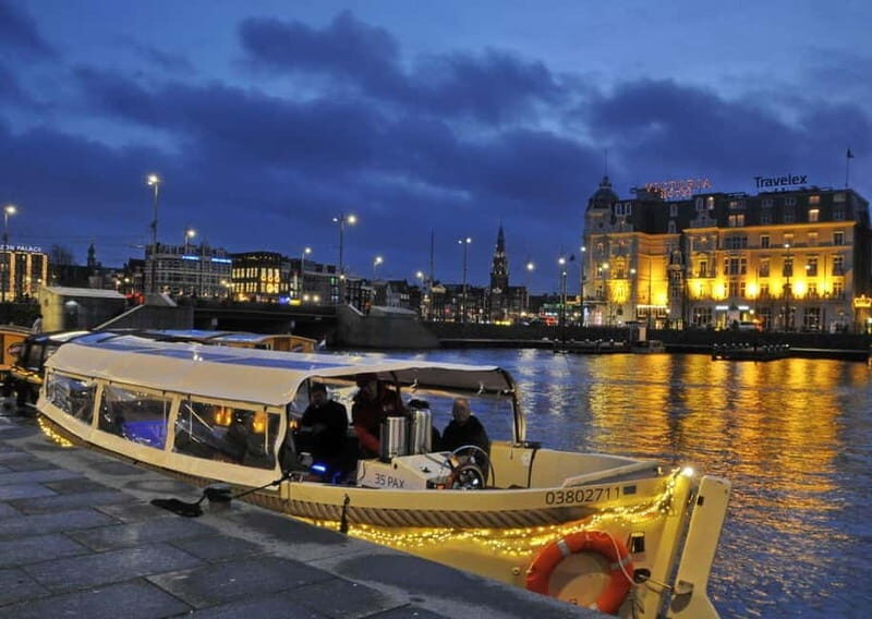AMSTERDAM LIGHT FESTIVAL: #1 CANAL CRUISE INCL. DRINKS - Discover the Magic of Amsterdam’s Light Festival by Canal