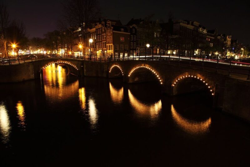 Amsterdam: Light Sculptures Small Boat Tour with Gluhwein - A Cozy Winter Cruise Through Amsterdam’s Light Art Scene