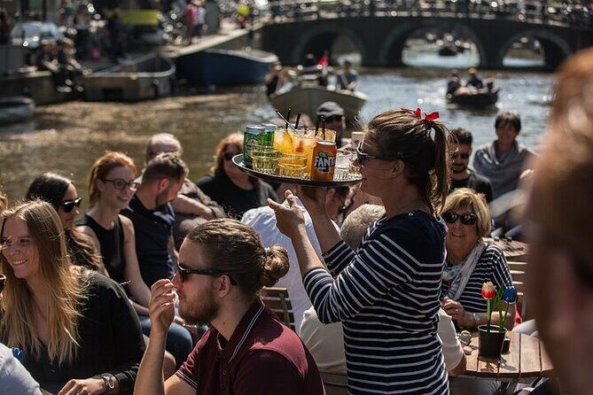 Amsterdam: Luxury Cruise with Onboard Bar incl. Welcome Liquor - FAQ