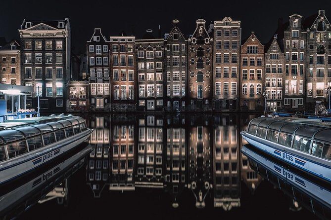 Amsterdam Night Photography Workshop with a Professional - A Closer Look at the Night Photography Workshop in Amsterdam