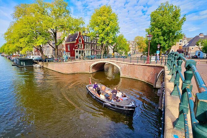 Amsterdam Private Canal Cruise  90 Minutes through the Old City - The Red-Light District and Oudezijds Voorburgwal