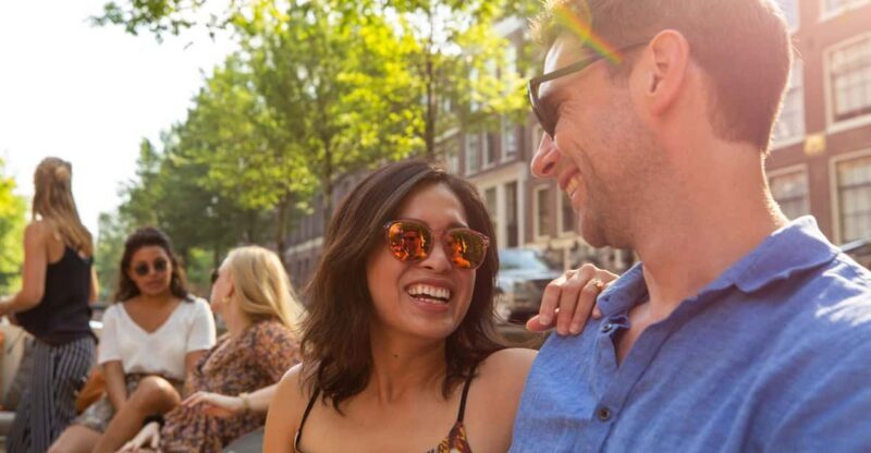 Amsterdam: Private Canal Cruise in German + Unlimited Drinks - An in-depth look at your canal cruise experience