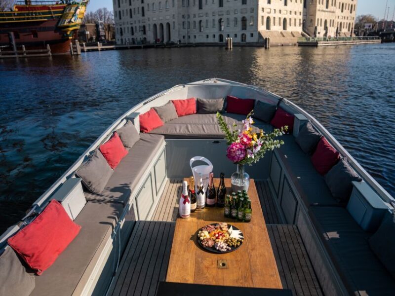 Amsterdam: Private Canal Cruise with Drinks and Snacks - Practical Tips for Travelers
