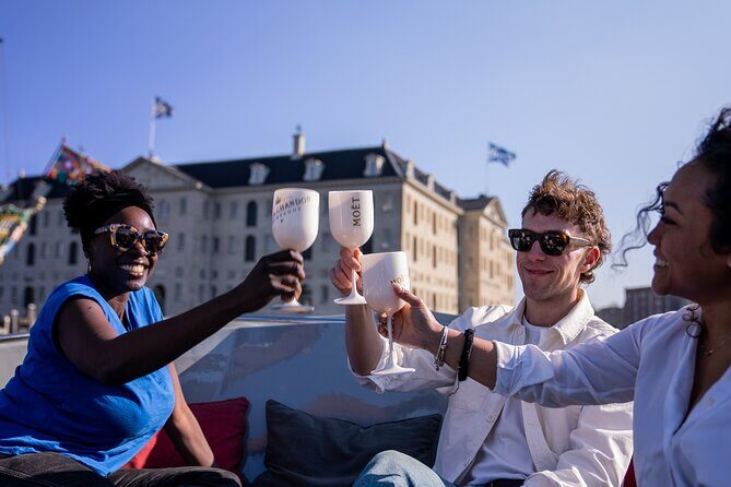 Amsterdam: Private Canal Cruise with Drinks and Snacks - Who Should Consider This Tour?