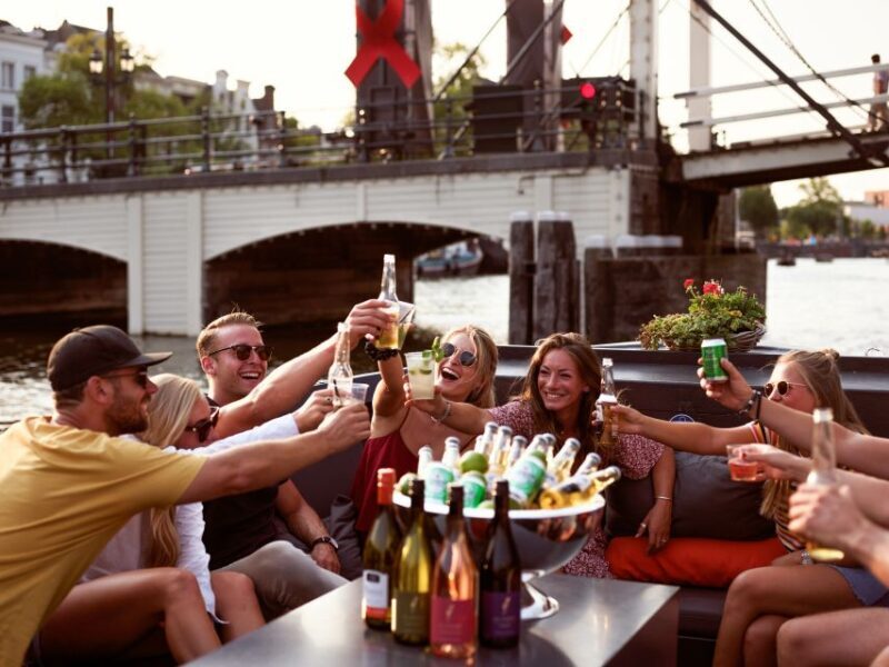 Amsterdam: Private Cruise with Drinks & Pizza or Burger - Who Is This Tour Best For?