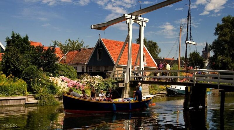 Amsterdam: Private green tour !!! Windmills, castle - A Deep Dive into the Dutch Green Experience