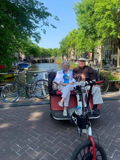 Amsterdam: Private Rickshaw Tour with Local Guide - Exploring Amsterdam in a Rickshaw: A Detailed Review