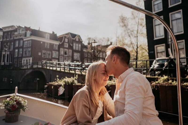 Amsterdam: Private Romantic Canal Cruise w. Prosecco/Snacks - FAQs