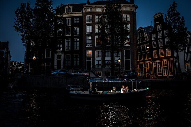 Amsterdam: Private Romantic Evening Canal Cruise + Bubbles/Snacks - FAQ