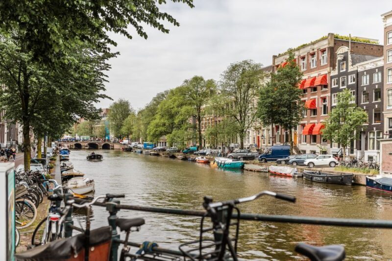 Amsterdam: Private Walking Tour of Jordaan & De 9 Straatjes - An In-Depth Look at the Tour Experience
