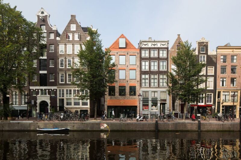Amsterdam: Red Light District 1-hour Smartphone Audio Tour - Key Points