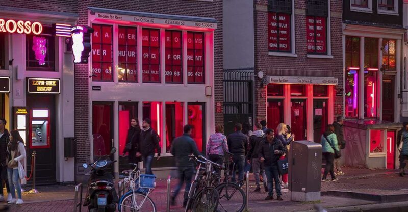 Amsterdam Red Light District and Old Town Walking Tour - In-Depth Look at the Amsterdam Red Light District and Old Town Walking Tour