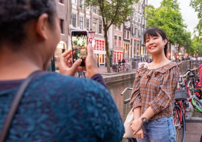 Amsterdam: Red Light District & City Tour German or English - A Close Look at the Tour Experience