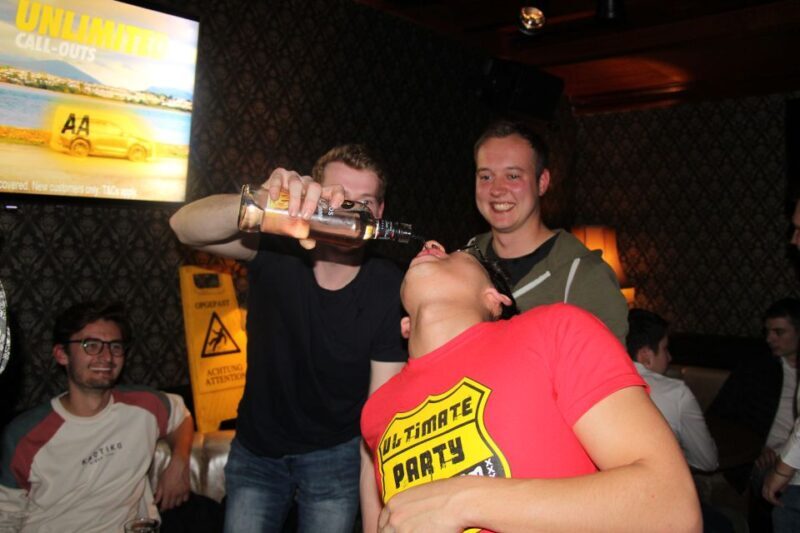 Amsterdam: Red-Light District Pub Crawl and Booze Boat Tour - The Sum Up