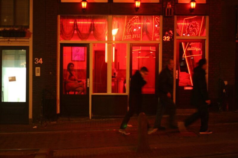 Amsterdam: Red Light District walking tour - What Reviewers Say