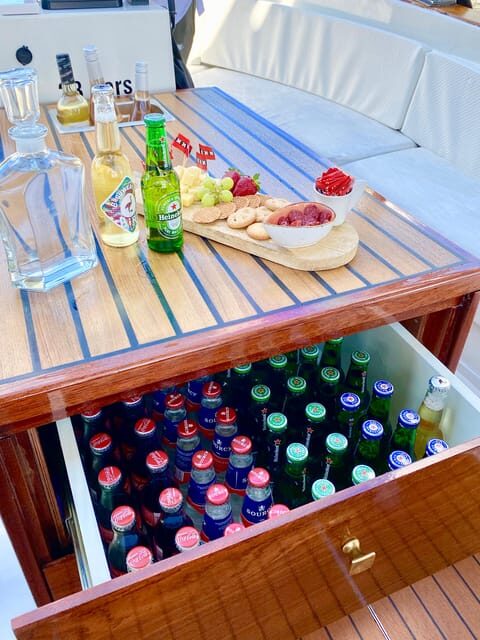 Amsterdam Small-Group Canal Cruise Including Snacks/Drinks - The Experience in Detail