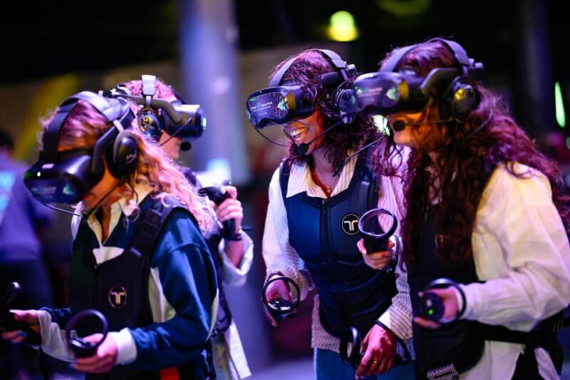 Amsterdam: Ultimate VR Experience: 60 minutes - A Closer Look at the Experience