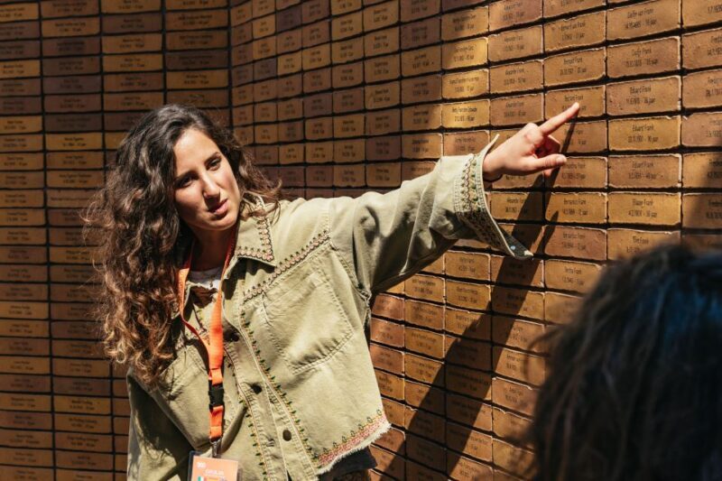 Amsterdam Walking Tour: The fascinating story of Anne Frank - Why Guides Matter: Authenticity and Connection