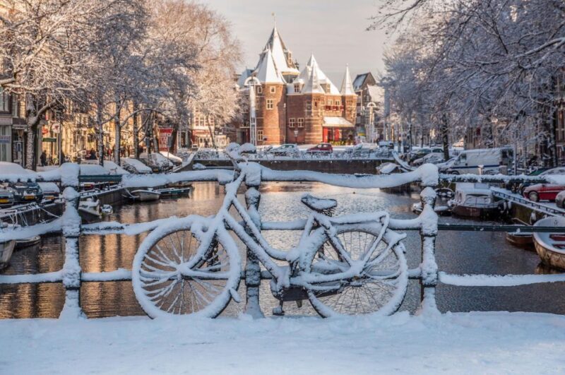 Amsterdam Winter Walking Tour - Key Points