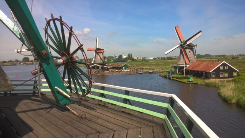 Amsterdam: Zaanse Schans 3-Hour Small Group Tour - Experience the Charm of Zaanse Schans in Just Three Hours
