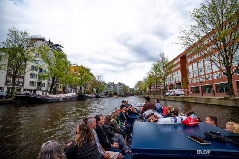 Amsterdam:Old City Canal Cruise with Live Guide and Open Bar - FAQ