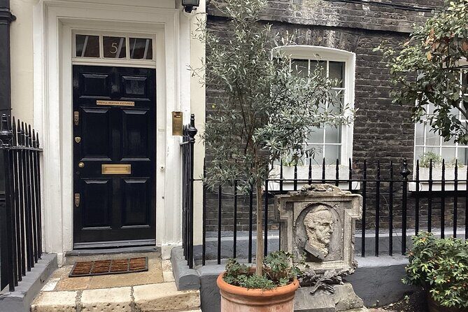 An Audio Guide of Oscar Wilde's Former London Haunts - Key Points