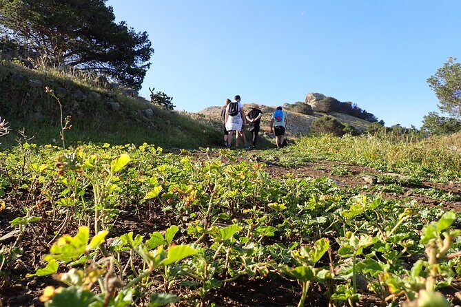 Ana Ferreira Caves & Peaks Trekking - Key Points
