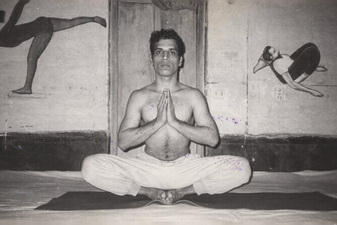 Ancient Yoga Private Class in Varanasi - A Step-by-Step Look at the Experience
