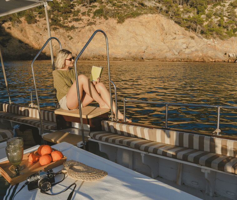 Andratx: 2h Afternoon Tour & snorkelling - Discovering the Andratx Coast: A 2-Hour Boat & Snorkeling Tour